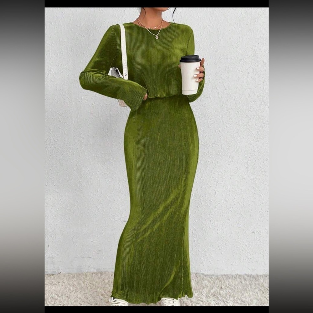 Elegant Green Ribbed 2 piece Dress